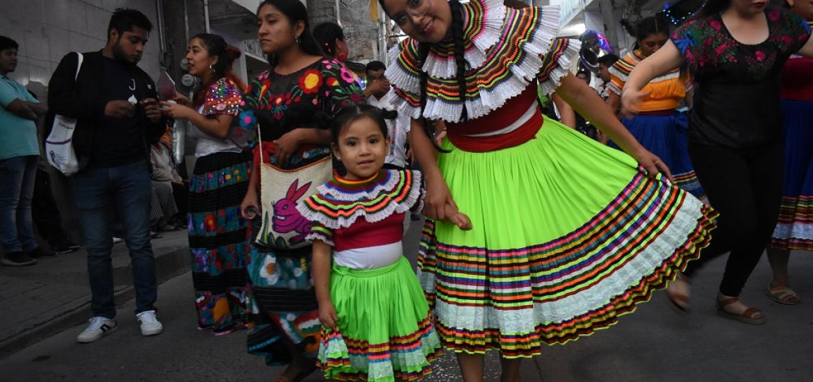 Mexicanos destinan hasta un tercio de sus ingresos a festividades  religiosas y cívicas | Página Zero
