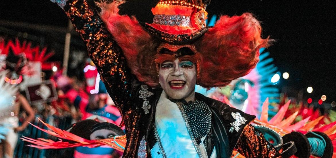 Pagina Zero - Sábado desfile