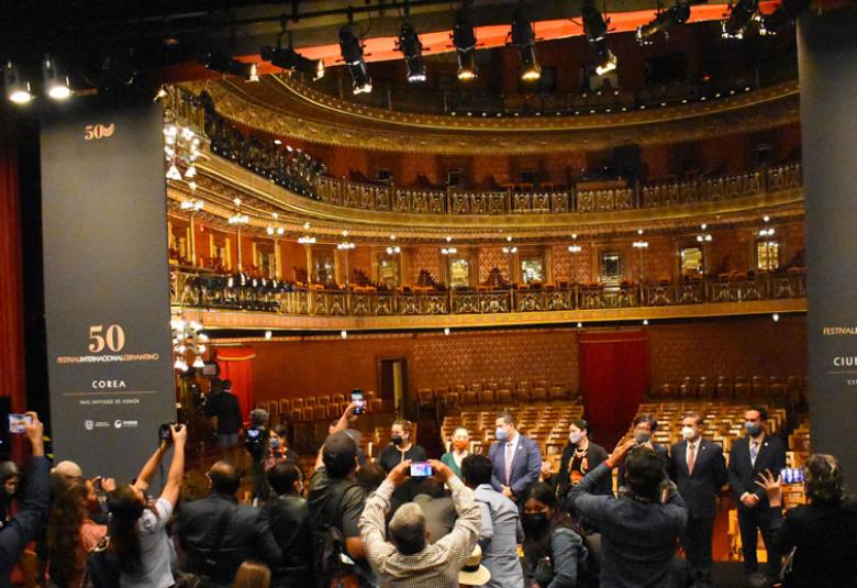 Página Zero - teatro juarez remodelación desierta