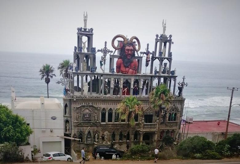 Pagina Zero - El Castillo del diablo en Rosarito