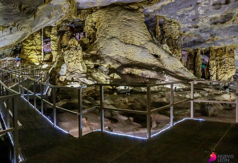 GRUTAS DE BUSTAMANTE