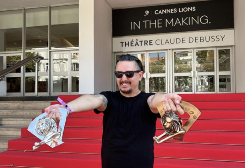 Alexis Ospina recibió en Cannes un león de plata en la categoría Film, otro más en Entertainment, y un león de bronce en la categoría Film Craft.