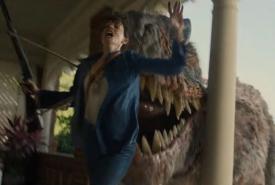 Warner Bros Pictures - Escena de la película The End of Oak Street