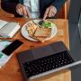 Además de la alimentación, el movimiento es clave para la salud, especialmente en trabajos donde se permanece mucho tiempo sentado